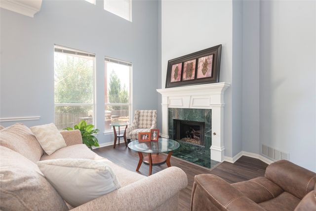 909 Hills Creek Drive, Mckinney, TX 75072