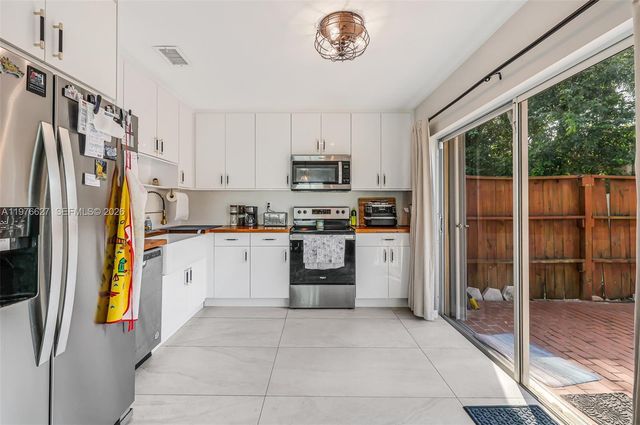 11747 SW 113th Ter, Miami, FL 33186