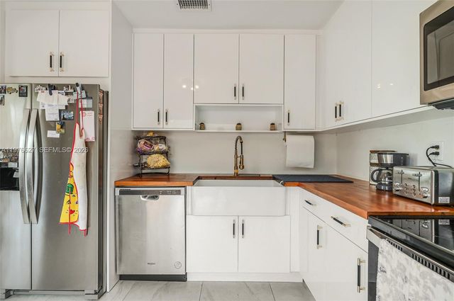 11747 SW 113th Ter, Miami, FL 33186