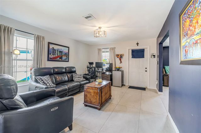 11747 SW 113th Ter, Miami, FL 33186