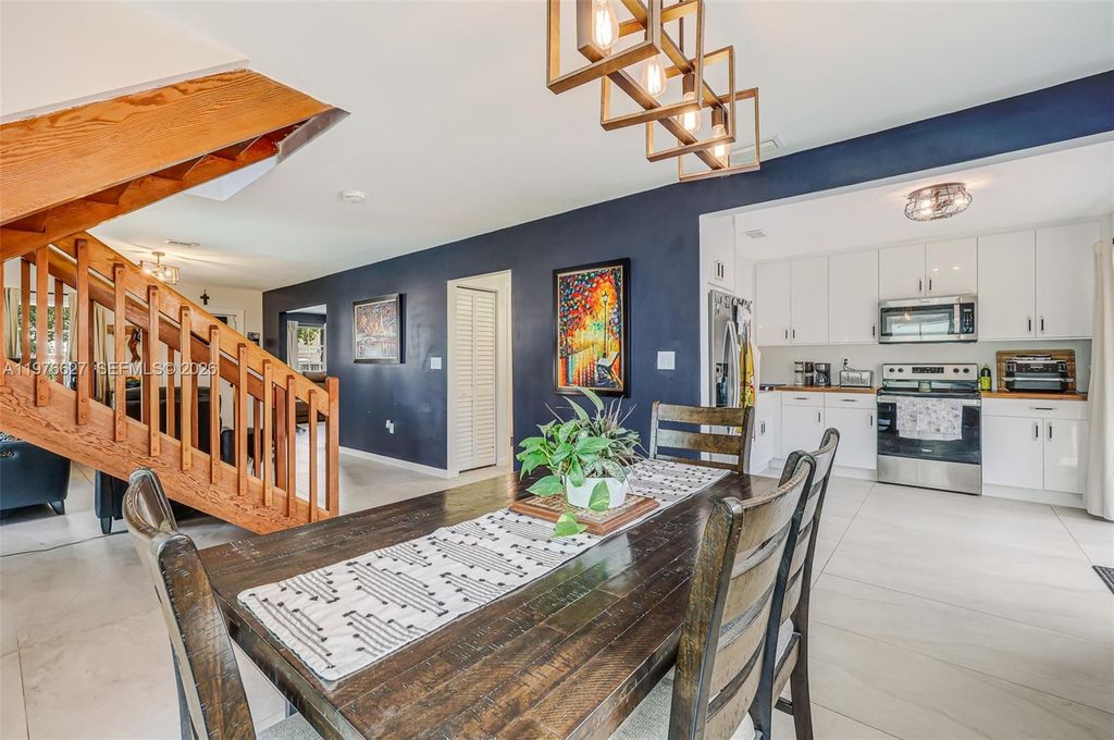 11747 SW 113th Ter, Miami, FL 33186