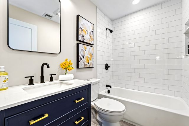 134 Washington St 134, Melrose, MA 02176