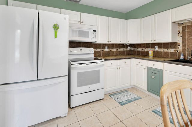 44 NARCISSUS DRIVE, Debary, FL 32713