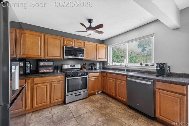 24355 Mary Street, Taylor, MI 48180