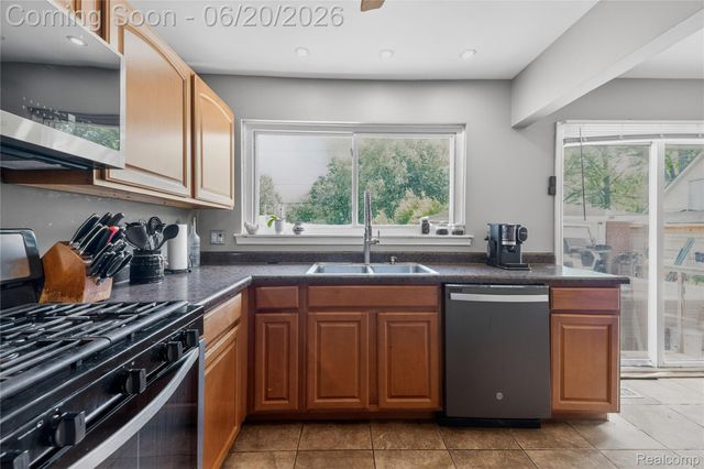 24355 Mary Street, Taylor, MI 48180