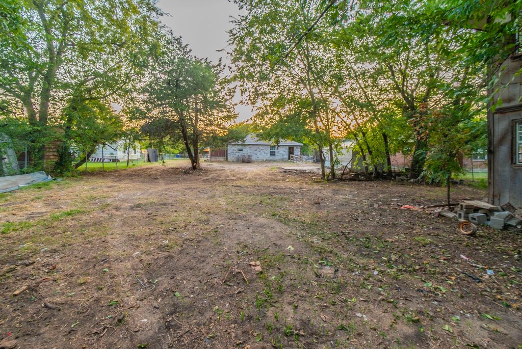 1524 Collinson Street, Balch Springs, TX 75180