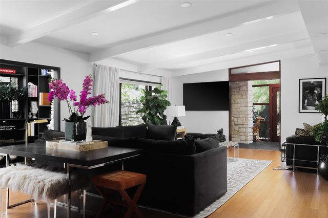 2401 Jarratt Ave, Austin, TX 78703