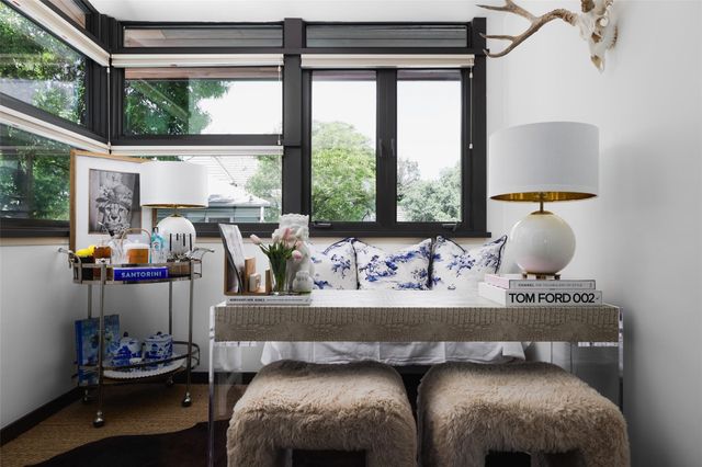 2401 Jarratt Ave, Austin, TX 78703