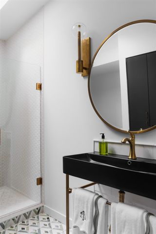 2401 Jarratt Ave, Austin, TX 78703