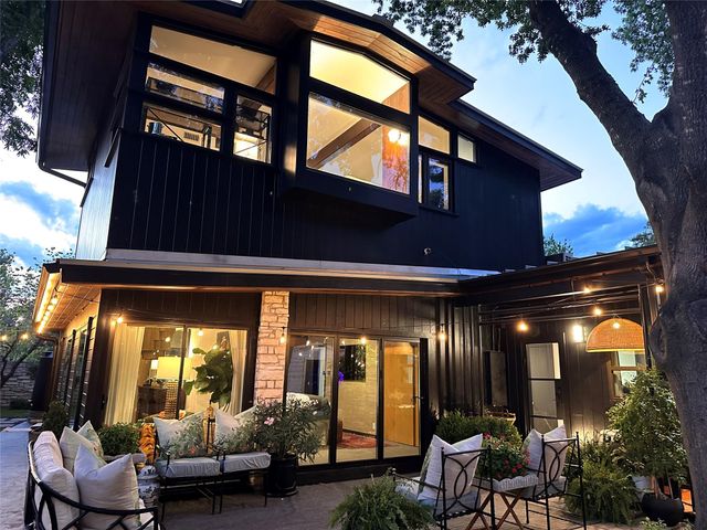 2401 Jarratt Ave, Austin, TX 78703