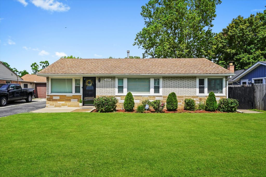 5044 Oak Center Drive, Oak Lawn, IL 60453
