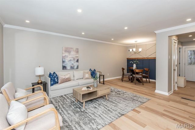 804 Edgar Road, St Louis, MO 63119