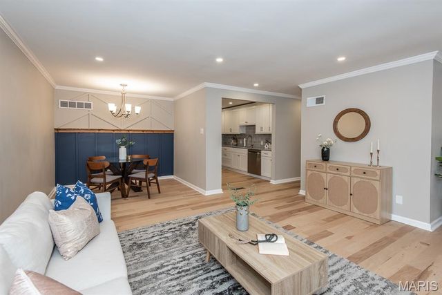 804 Edgar Road, St Louis, MO 63119