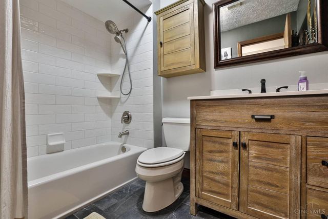 57 Landis Circle, Millville, OH 45013