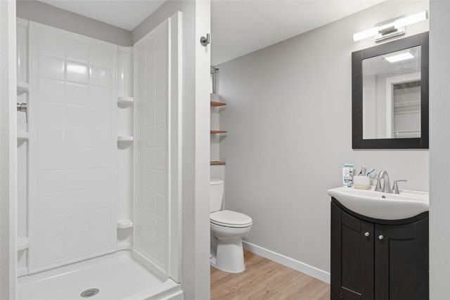 1063 Eisenhower Road, Hiawatha, IA 52233