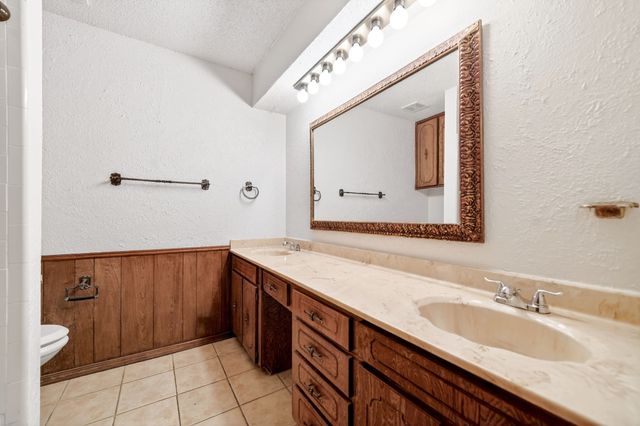 717 Steeplechase Drive, Bedford, TX 76021