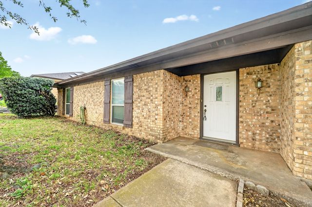 717 Steeplechase Drive, Bedford, TX 76021