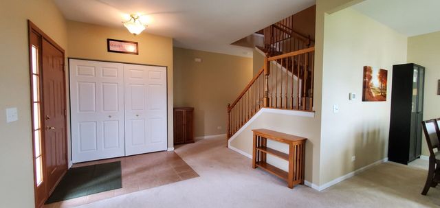 975 Valley Stream Drive, Pingree Grove, IL 60140