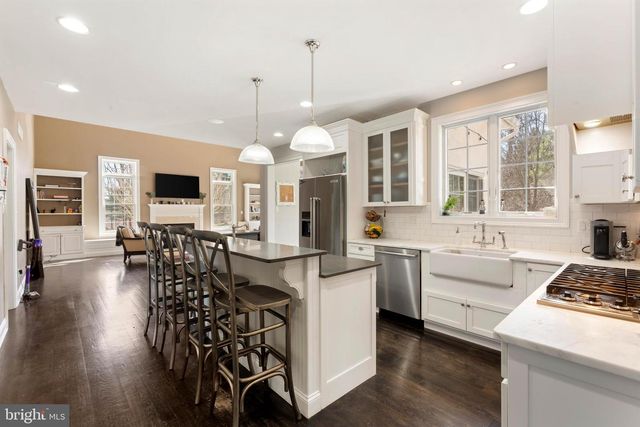 8 QUARTERMASTER RD, Upper Holland, PA 19053