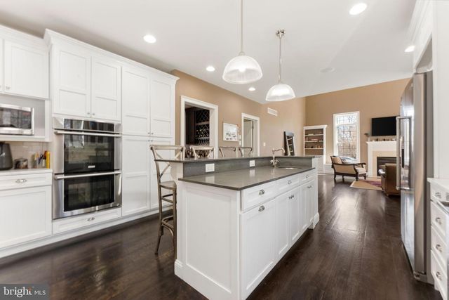 8 QUARTERMASTER RD, Upper Holland, PA 19053