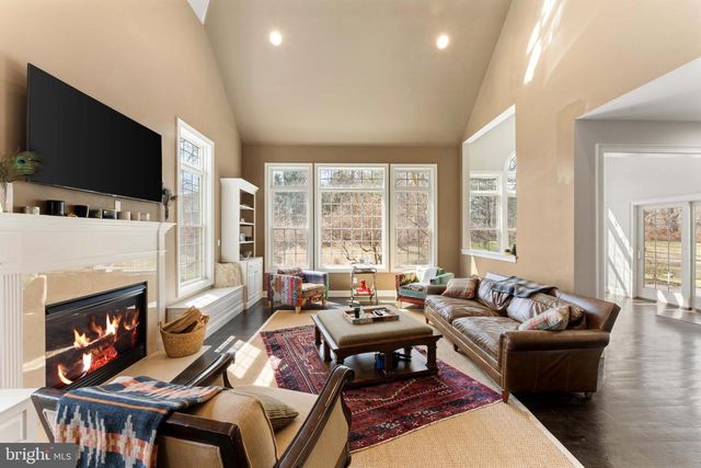 8 QUARTERMASTER RD, Upper Holland, PA 19053