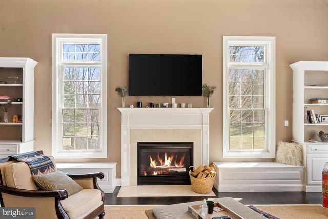 8 QUARTERMASTER RD, Upper Holland, PA 19053