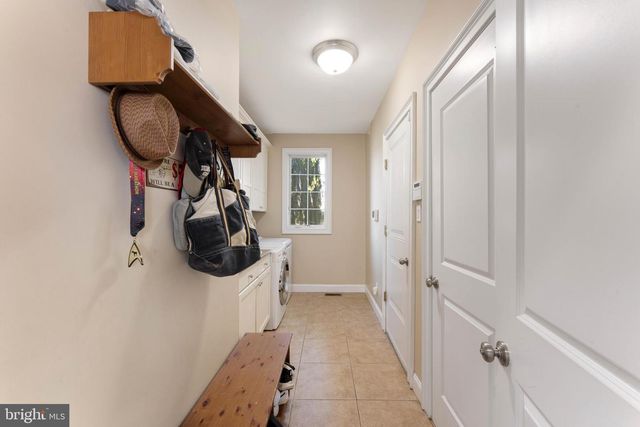 8 QUARTERMASTER RD, Upper Holland, PA 19053