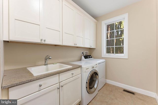 8 QUARTERMASTER RD, Upper Holland, PA 19053