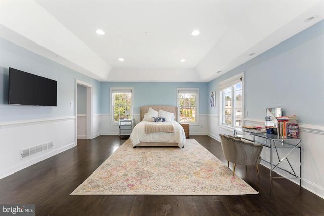 8 QUARTERMASTER RD, Upper Holland, PA 19053