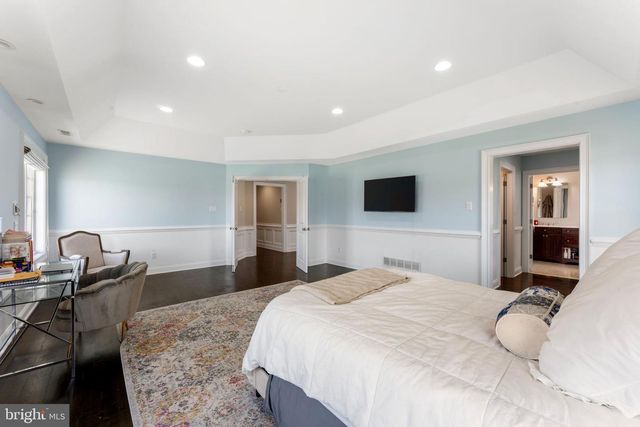 8 QUARTERMASTER RD, Upper Holland, PA 19053