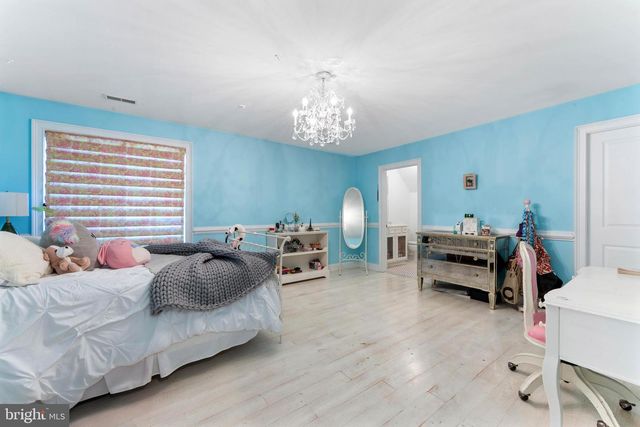 8 QUARTERMASTER RD, Upper Holland, PA 19053