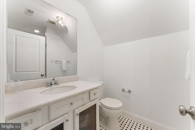 8 QUARTERMASTER RD, Upper Holland, PA 19053