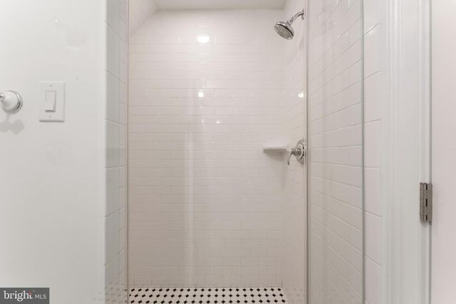 8 QUARTERMASTER RD, Upper Holland, PA 19053