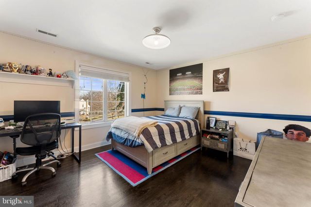 8 QUARTERMASTER RD, Upper Holland, PA 19053