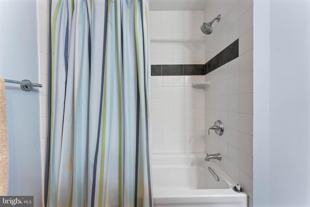 8 QUARTERMASTER RD, Upper Holland, PA 19053