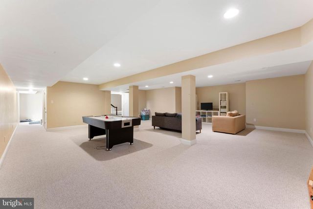 8 QUARTERMASTER RD, Upper Holland, PA 19053