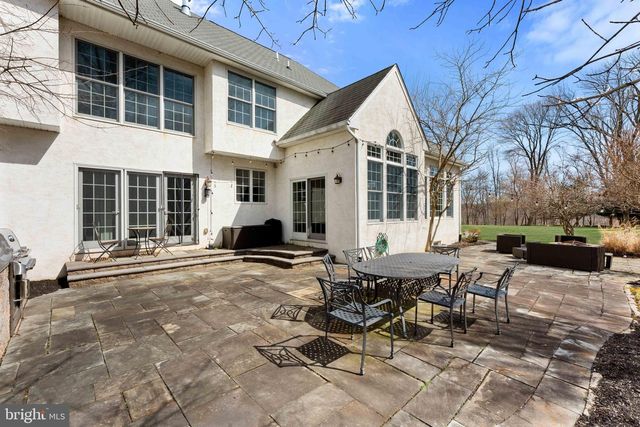 8 QUARTERMASTER RD, Upper Holland, PA 19053