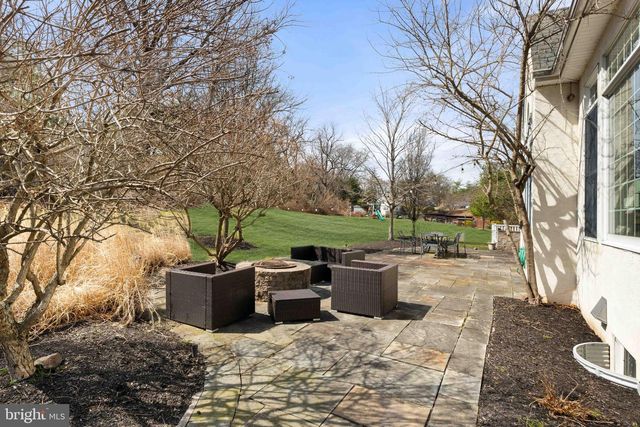 8 QUARTERMASTER RD, Upper Holland, PA 19053