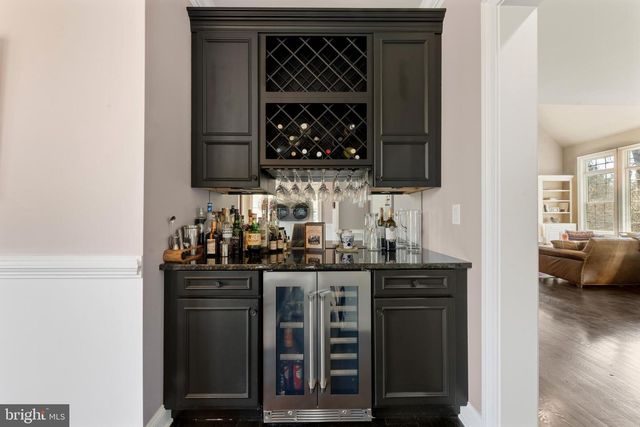 8 QUARTERMASTER RD, Upper Holland, PA 19053