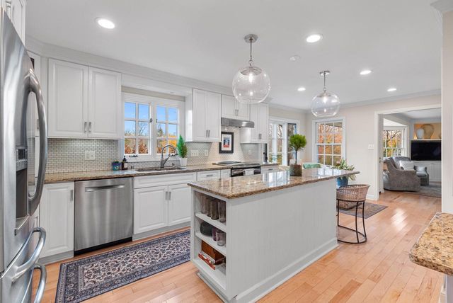 10250 N Range Line COURT, Mequon, WI 53092