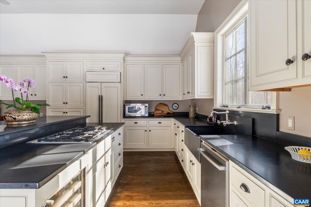 880 CLUB DR, Keswick, VA 22947