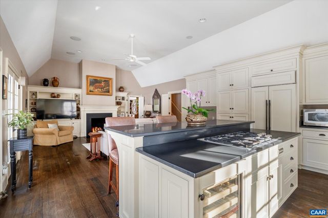 880 CLUB DR, Keswick, VA 22947