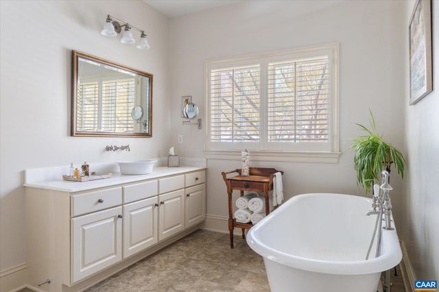 880 CLUB DR, Keswick, VA 22947
