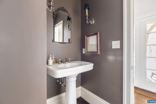 880 CLUB DR, Keswick, VA 22947