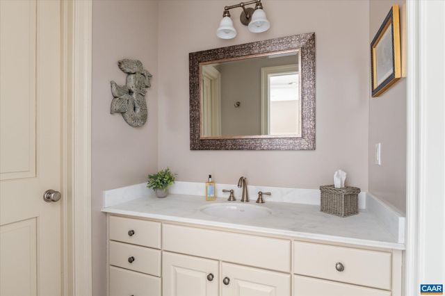 880 CLUB DR, Keswick, VA 22947