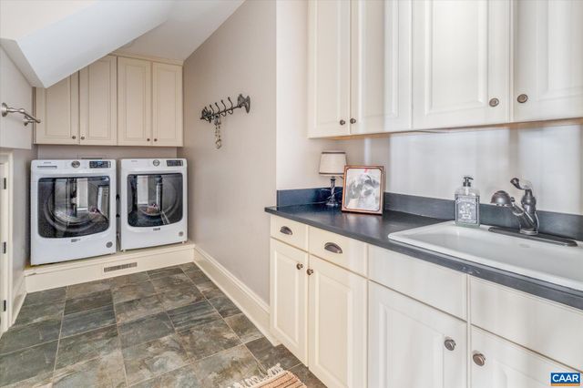 880 CLUB DR, Keswick, VA 22947