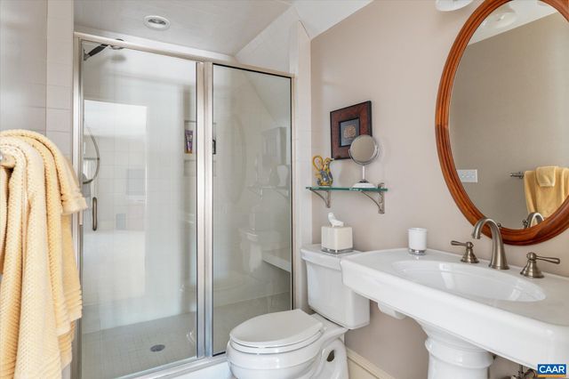 880 CLUB DR, Keswick, VA 22947