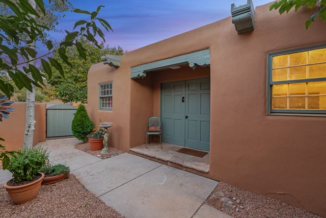7208 Old Santa Fe Trail, Santa Fe, NM 87505