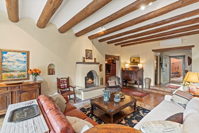 7208 Old Santa Fe Trail, Santa Fe, NM 87505