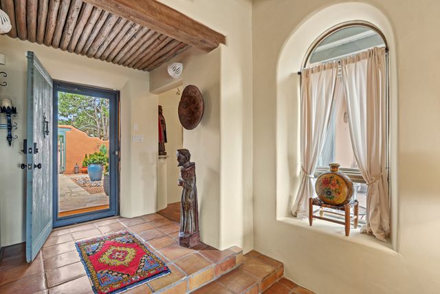 7208 Old Santa Fe Trail, Santa Fe, NM 87505